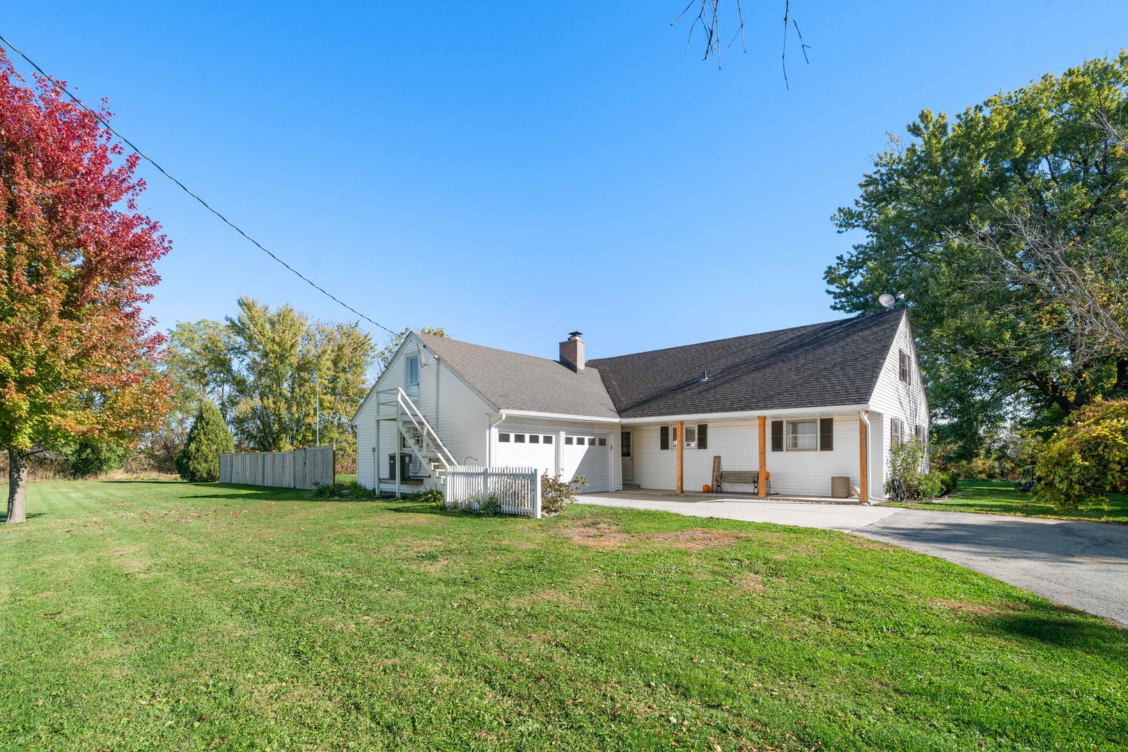 10266 Pritchard Road Hinckley, IL 60520 - Photo 2 of 41 a front view of house with yard and green space