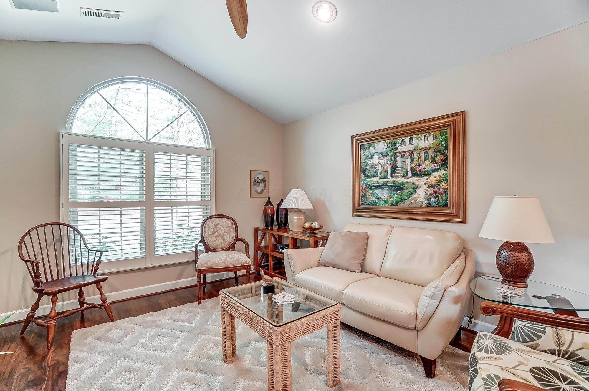 5820 Locbury Lane, Unit R Dublin, OH 43016 - Photo 5 of 29 011