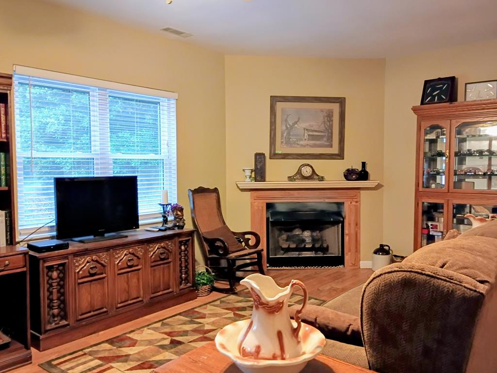 303 Wilson Road Chatsworth, GA 30705 - Photo 26 of 55 Den downstairs 26.2' x 13.11