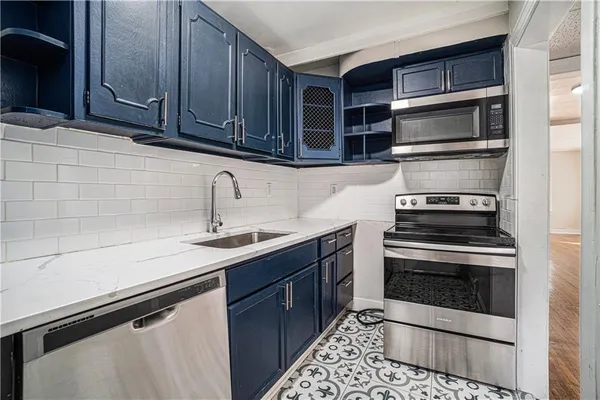 $6,550,000 | 3732 SW Trafficway, Kansas City, MO 64111
