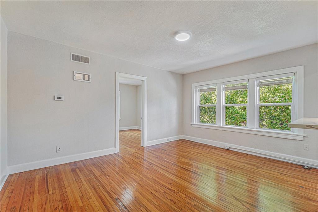3732 SW Trafficway Kansas City, MO 64111 - Photo 23 of 36