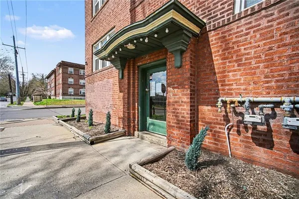 $6,550,000 | 3732 SW Trafficway, Kansas City, MO 64111