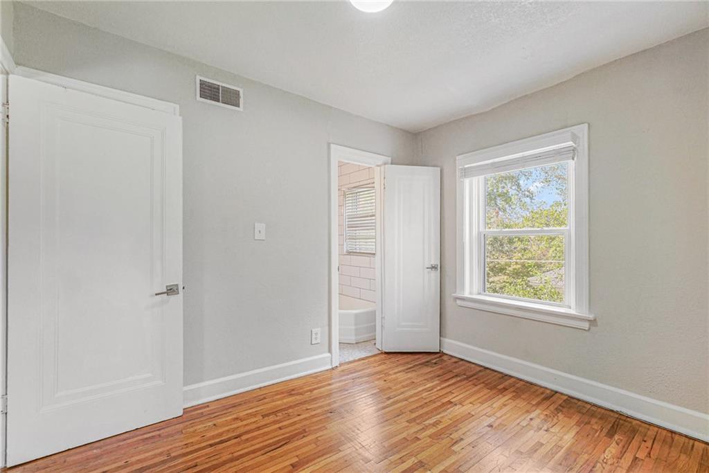 3732 SW Trafficway Kansas City, MO 64111 - Photo 31 of 36