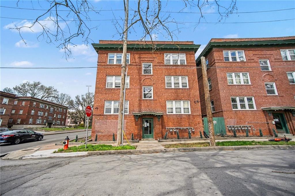 3732 SW Trafficway Kansas City, MO 64111 - Photo 4 of 36