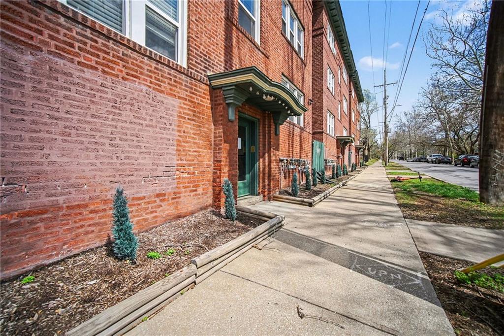 3732 SW Trafficway Kansas City, MO 64111 - Photo 6 of 36