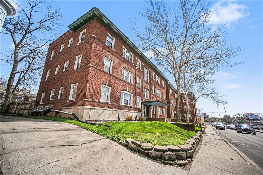 3732 SW Trafficway Kansas City, MO 64111 - Photo 7 of 36