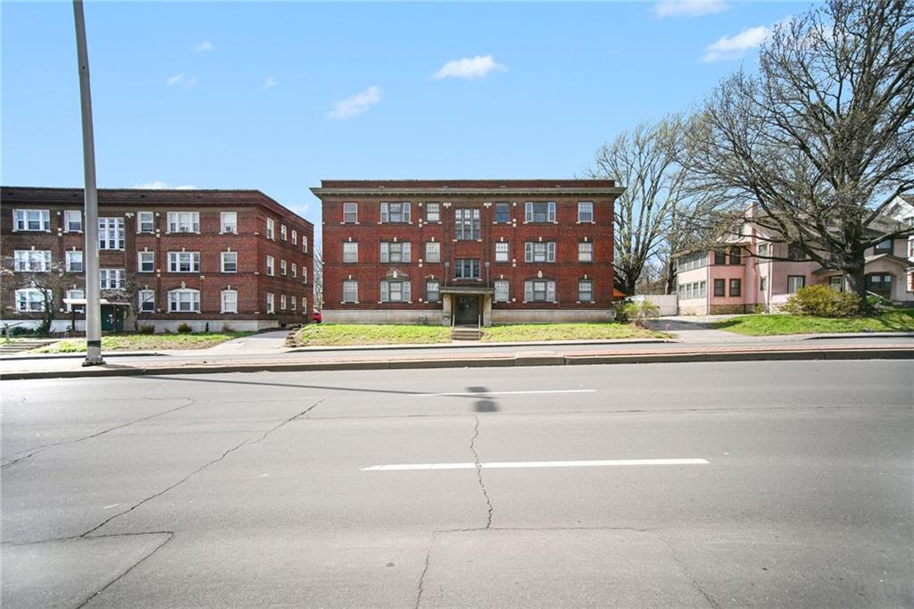 3732 SW Trafficway Kansas City, MO 64111 - Photo 9 of 36