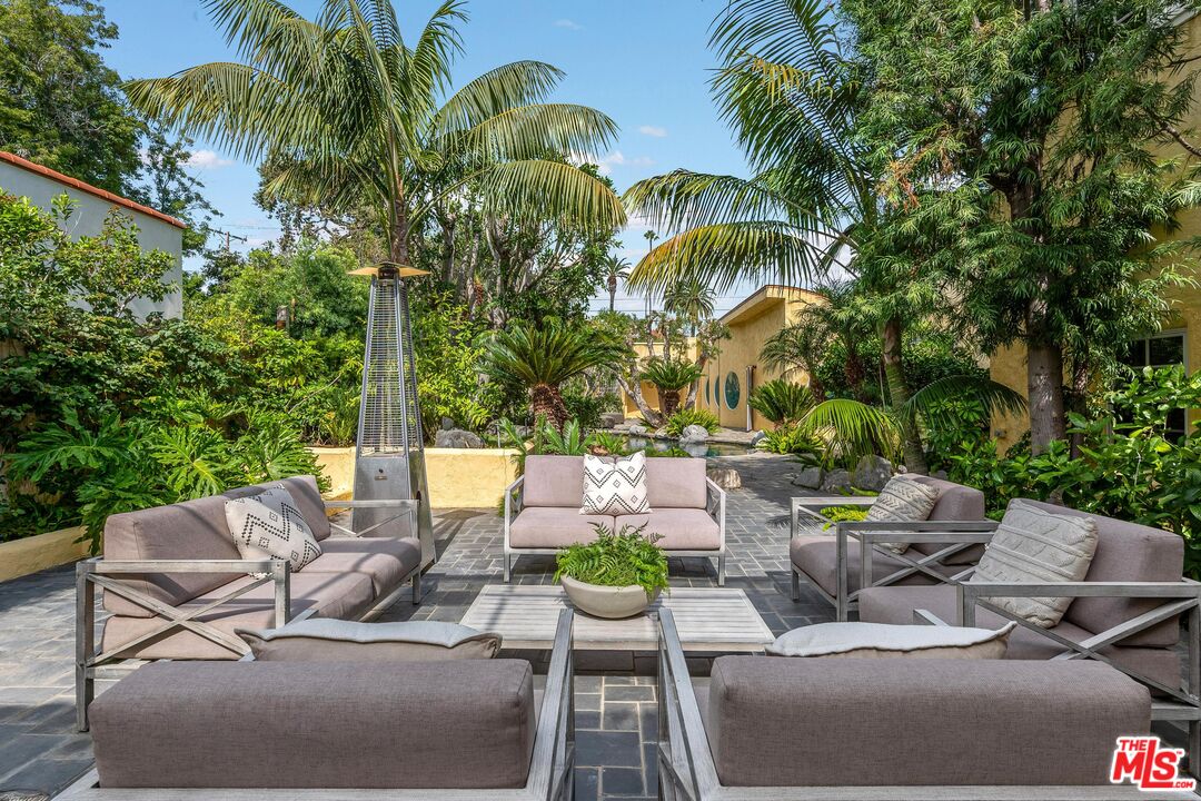 702 North Rodeo Drive Beverly Hills, CA 90210 - Photo 13 of 29