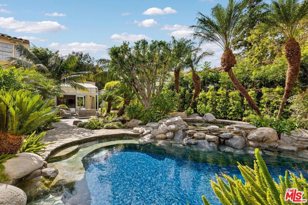 702 North Rodeo Drive Beverly Hills, CA 90210 - Photo 14 of 29
