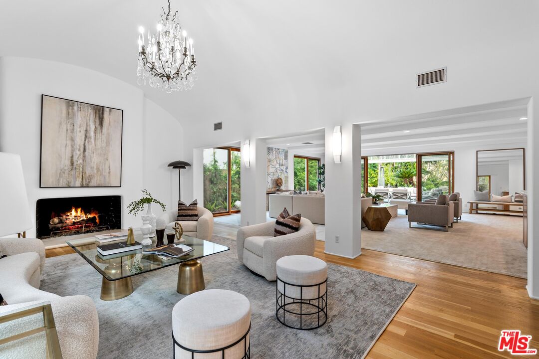 702 North Rodeo Drive Beverly Hills, CA 90210 - Photo 4 of 29
