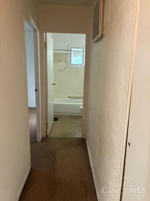 9585 Ridgemoor Avenue Cincinnati, OH 45231 - Photo 10 of 12