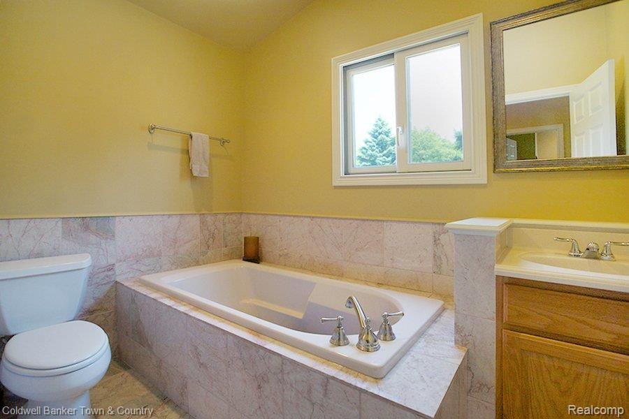 1786 South Hughes Road Brighton, MI 48114 - Photo 18 of 25 1786hughes18.jpg