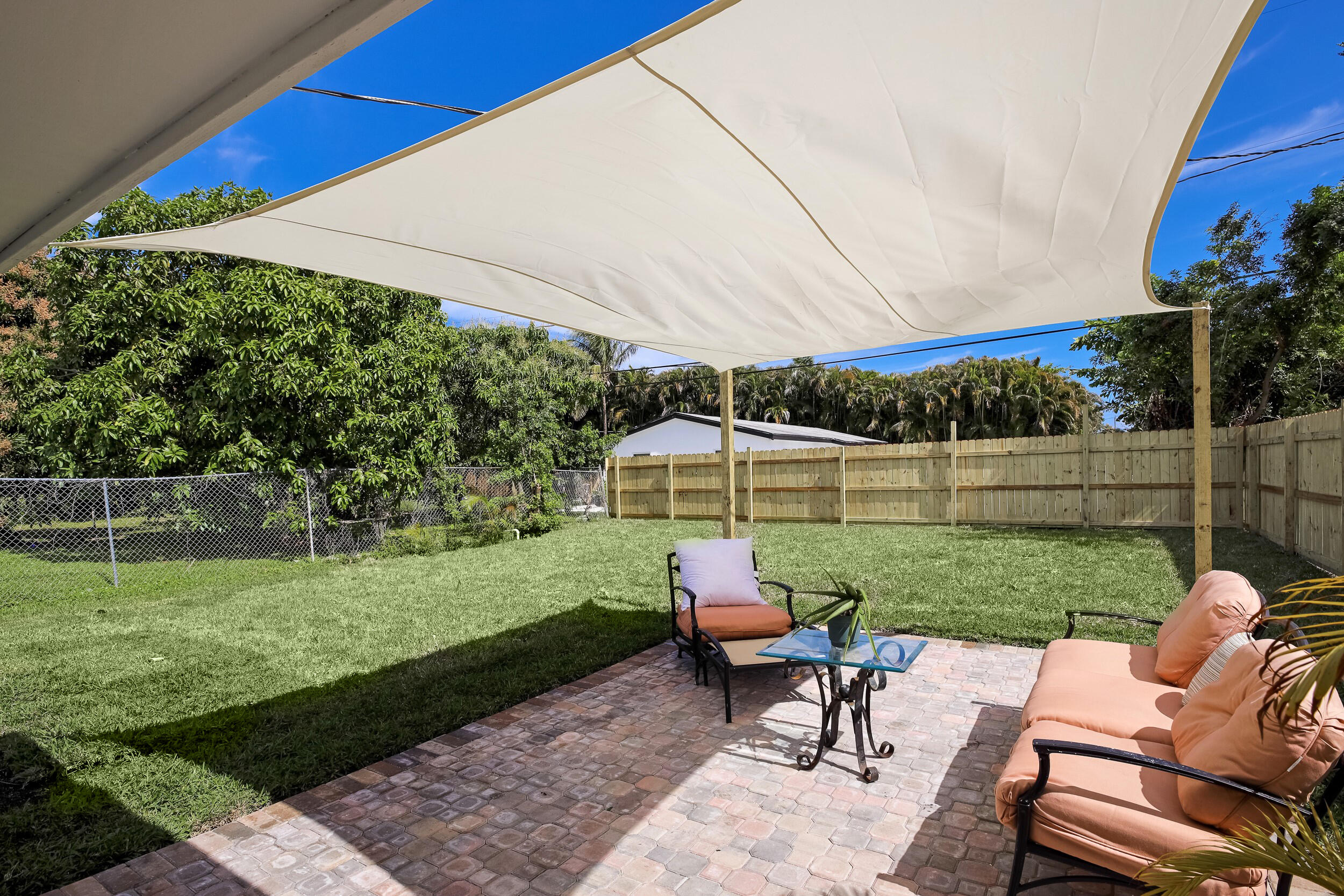 814 Rudolph Road Lake Worth, FL 33461 - Photo 20 of 29 Big Yard