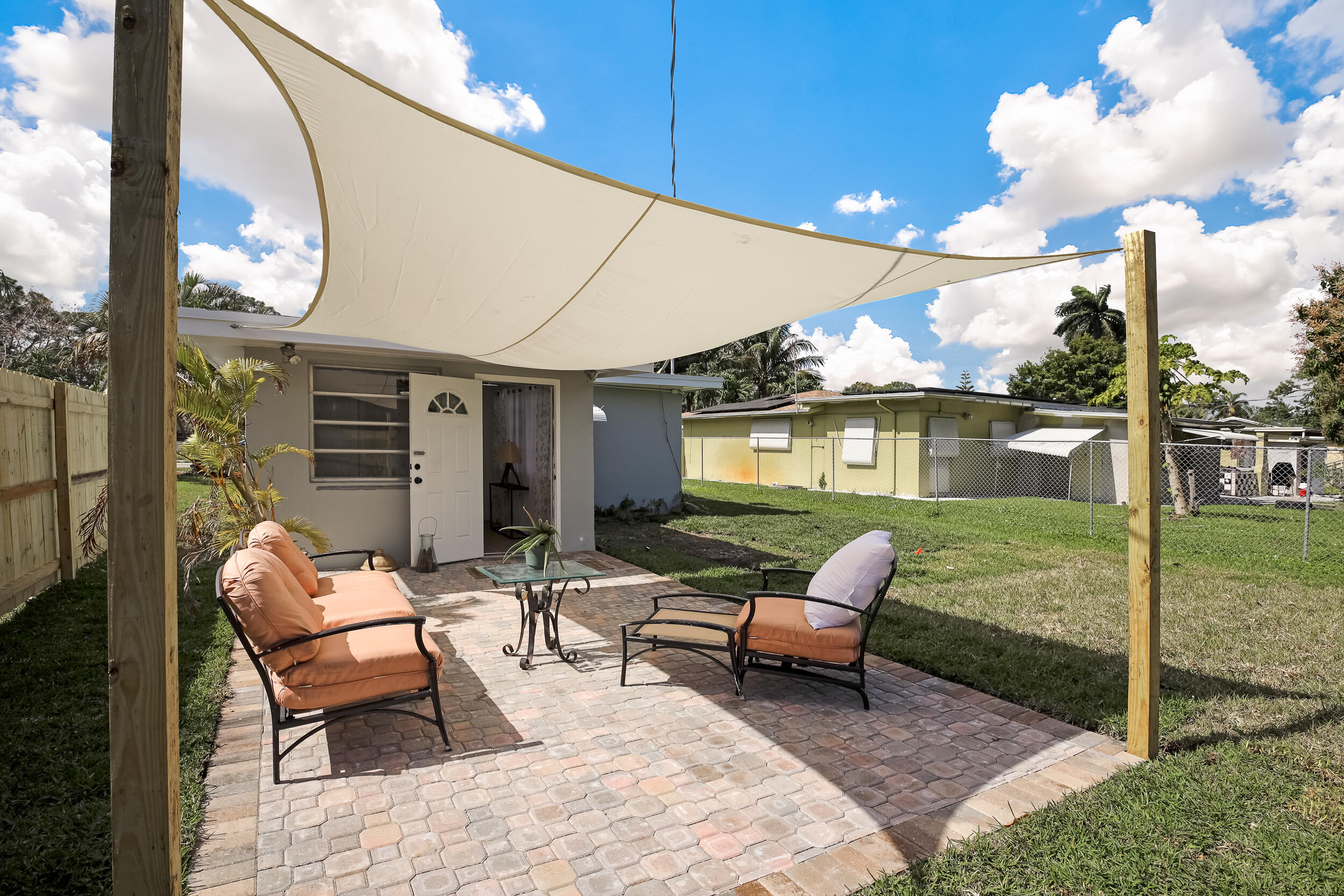 814 Rudolph Road Lake Worth, FL 33461 - Photo 21 of 29 Entertainment Ready
