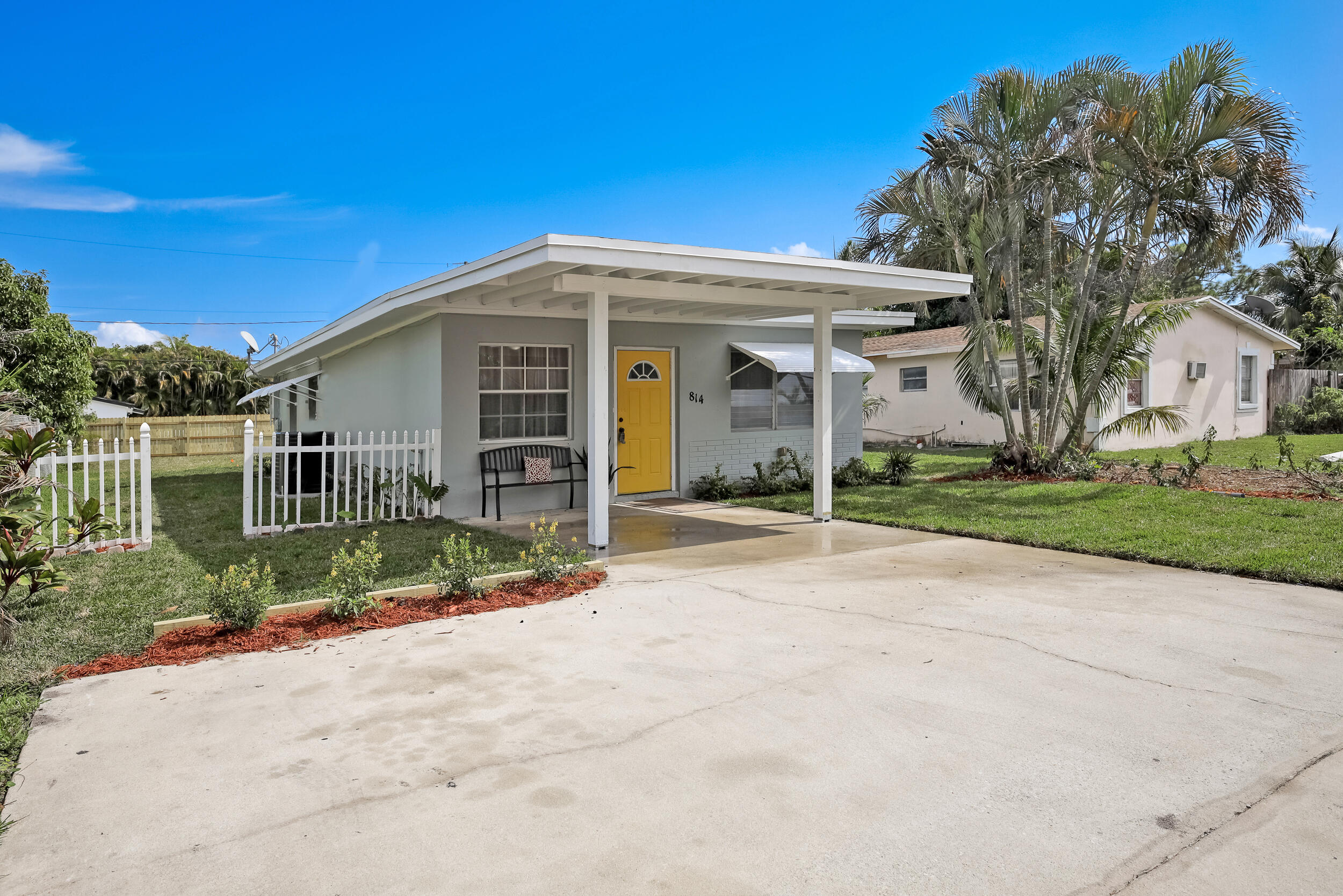 814 Rudolph Road Lake Worth, FL 33461 - Photo 3 of 29 Off Street Parking