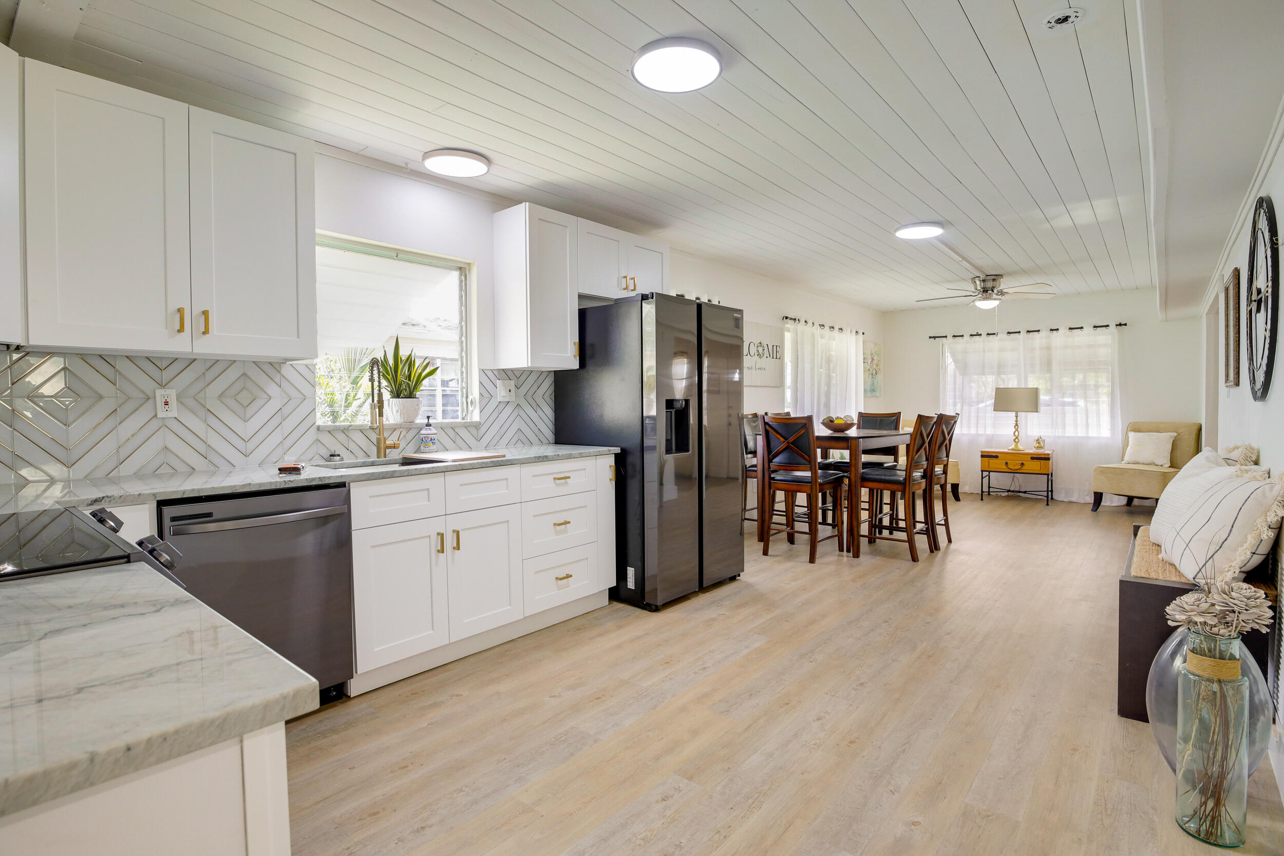 814 Rudolph Road Lake Worth, FL 33461 - Photo 10 of 29 Real Wood Cabinets
