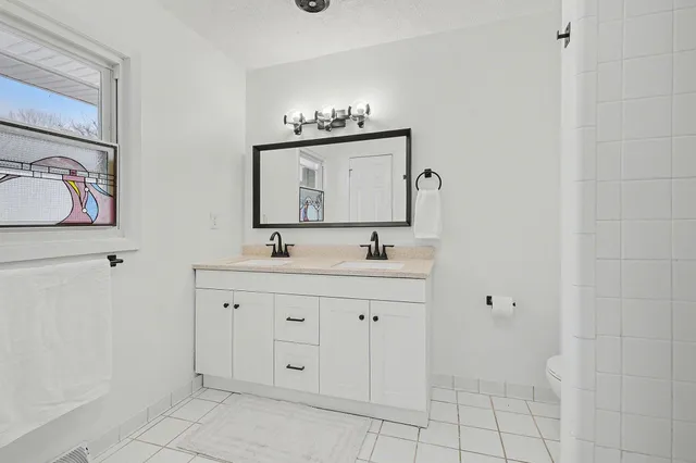 $400,000 | 1160 Farnsworth Avenue Southeast, Grand Rapids, MI 49546