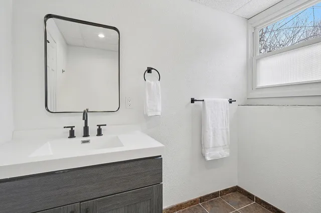 $400,000 | 1160 Farnsworth Avenue Southeast, Grand Rapids, MI 49546