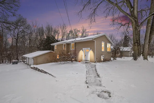 $400,000 | 1160 Farnsworth Avenue Southeast, Grand Rapids, MI 49546