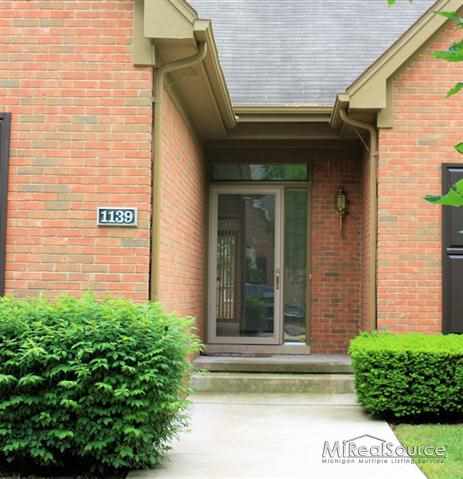 1139 Bluebird Drive Rochester, MI 48307 - Photo 4 of 17 31151660-3.JPG