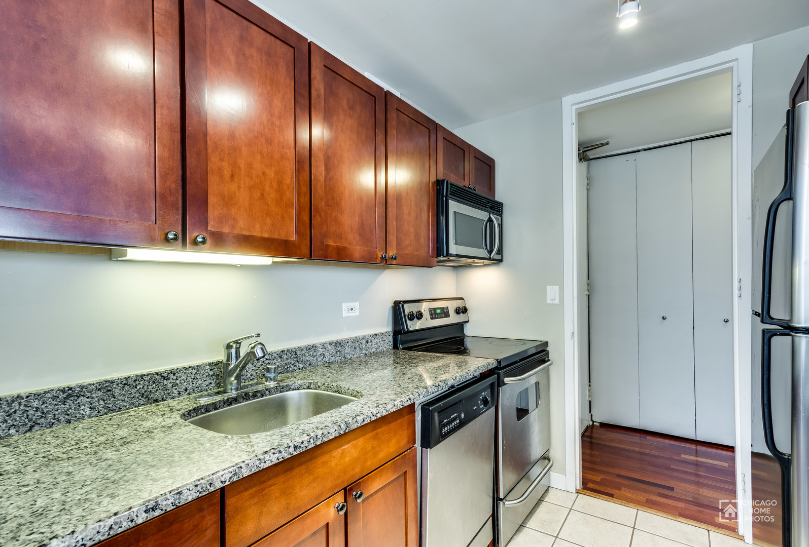 655 West Irving Park Road, Unit 2017 Chicago, IL 60613 - Photo 12 of 29