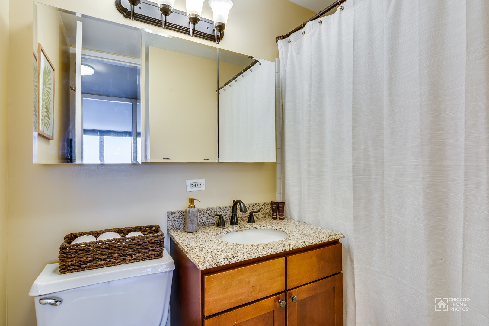 655 West Irving Park Road, Unit 2017 Chicago, IL 60613 - Photo 15 of 29