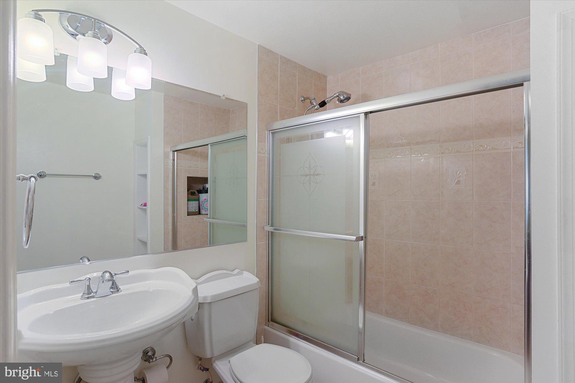 3964 Forest Valley Road Parkville, MD 21234 - Photo 10 of 26