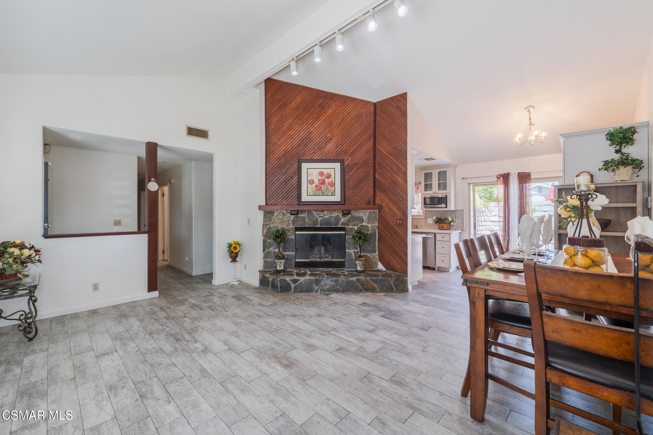 1917 Fitzgerald Road Simi Valley, CA 93065 - Photo 5 of 55 _A749704-HDR