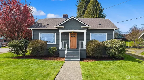$735,000 | 5810 Commercial Avenue, Everett, WA 98203