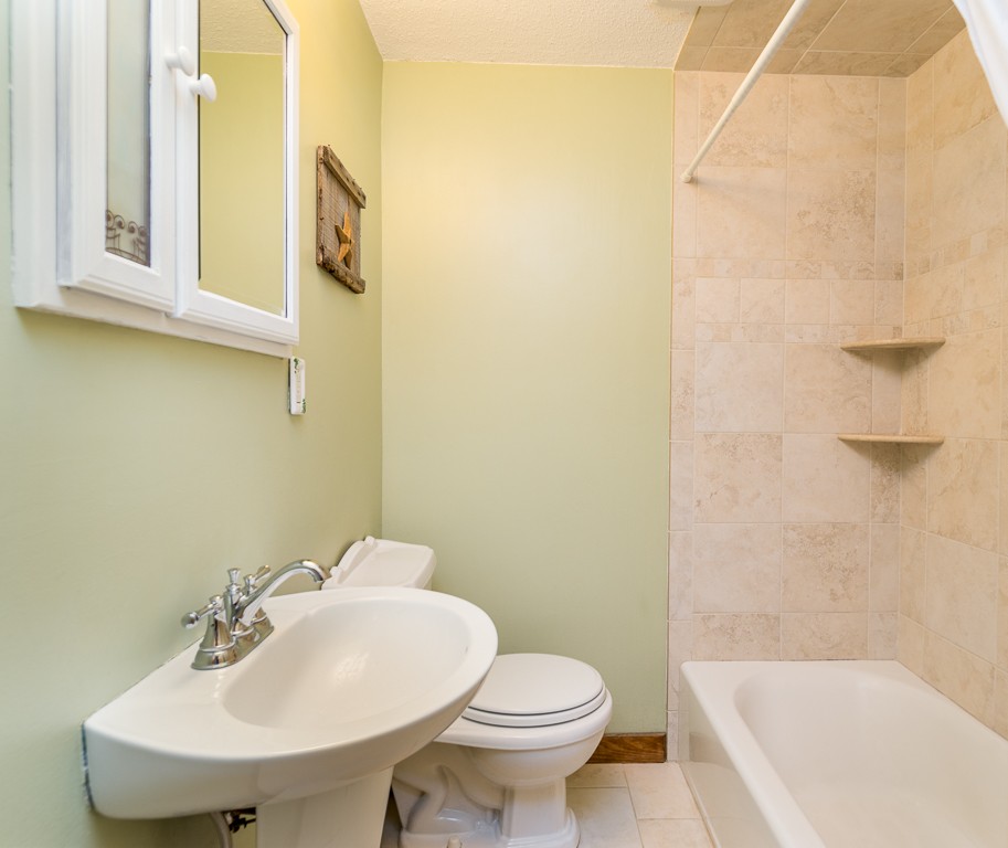 84 Porter Road East Longmeadow, MA 01028 - Photo 15 of 29 Gallery Image 15