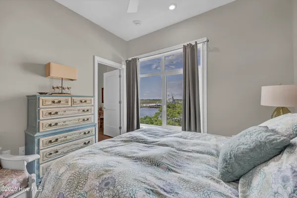 $1,950 | 10 Grace Street, Unit 603, Wilmington, NC 28401