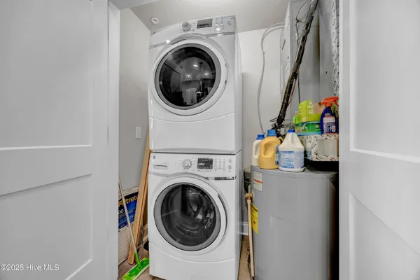 $1,950 | 10 Grace Street, Unit 603, Wilmington, NC 28401