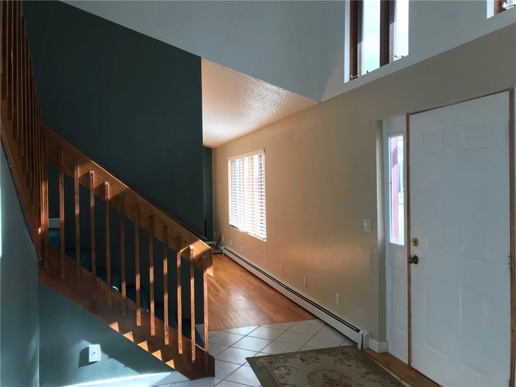 28 Ripley Road Cambridge, ME 04923 - Photo 17 of 35 Foyer area