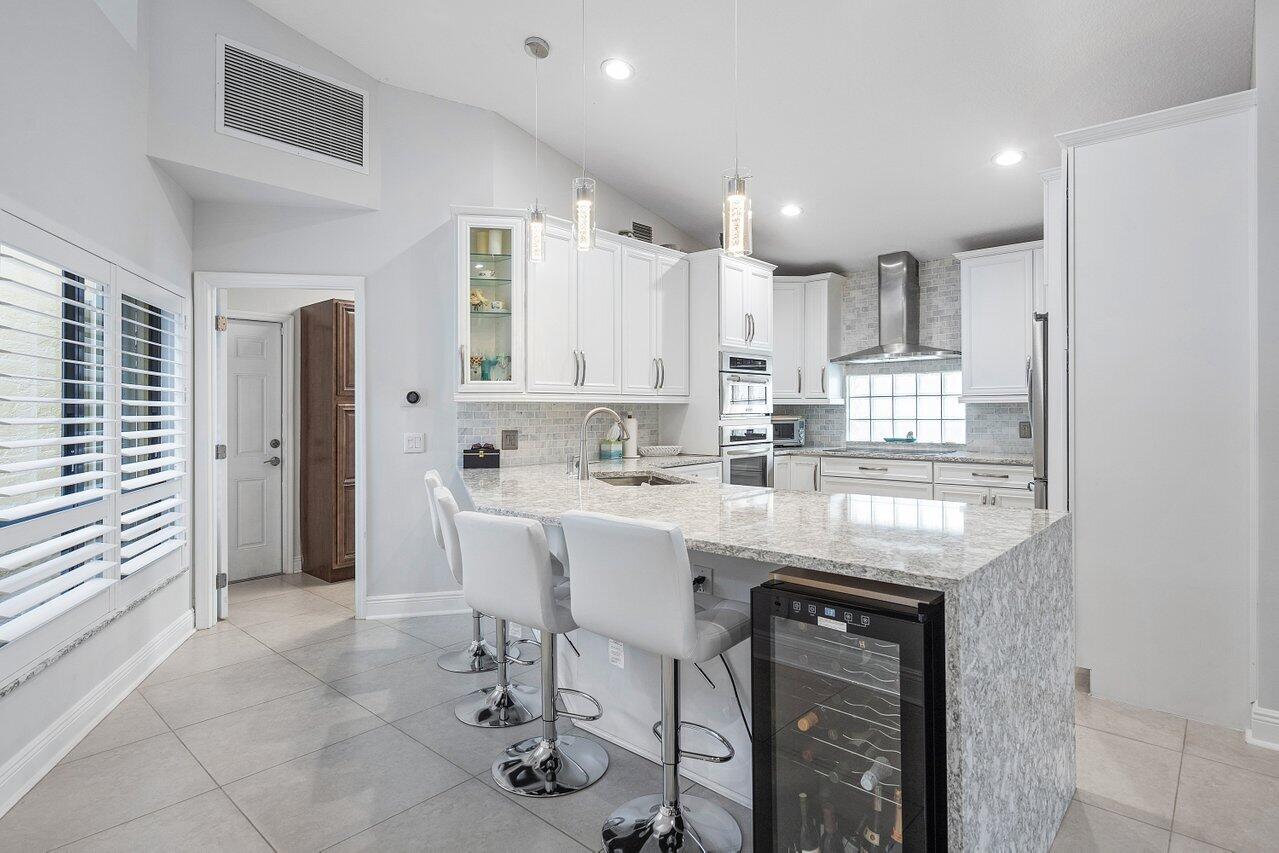 22600 Esplanada Circle Boca Raton, FL 33433 - Photo 8 of 49 Kitchen