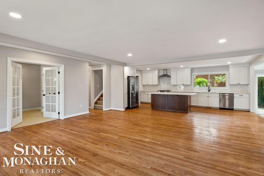 781 Fairford Road Grosse Pointe Woods, MI 48236 - Photo 3 of 57