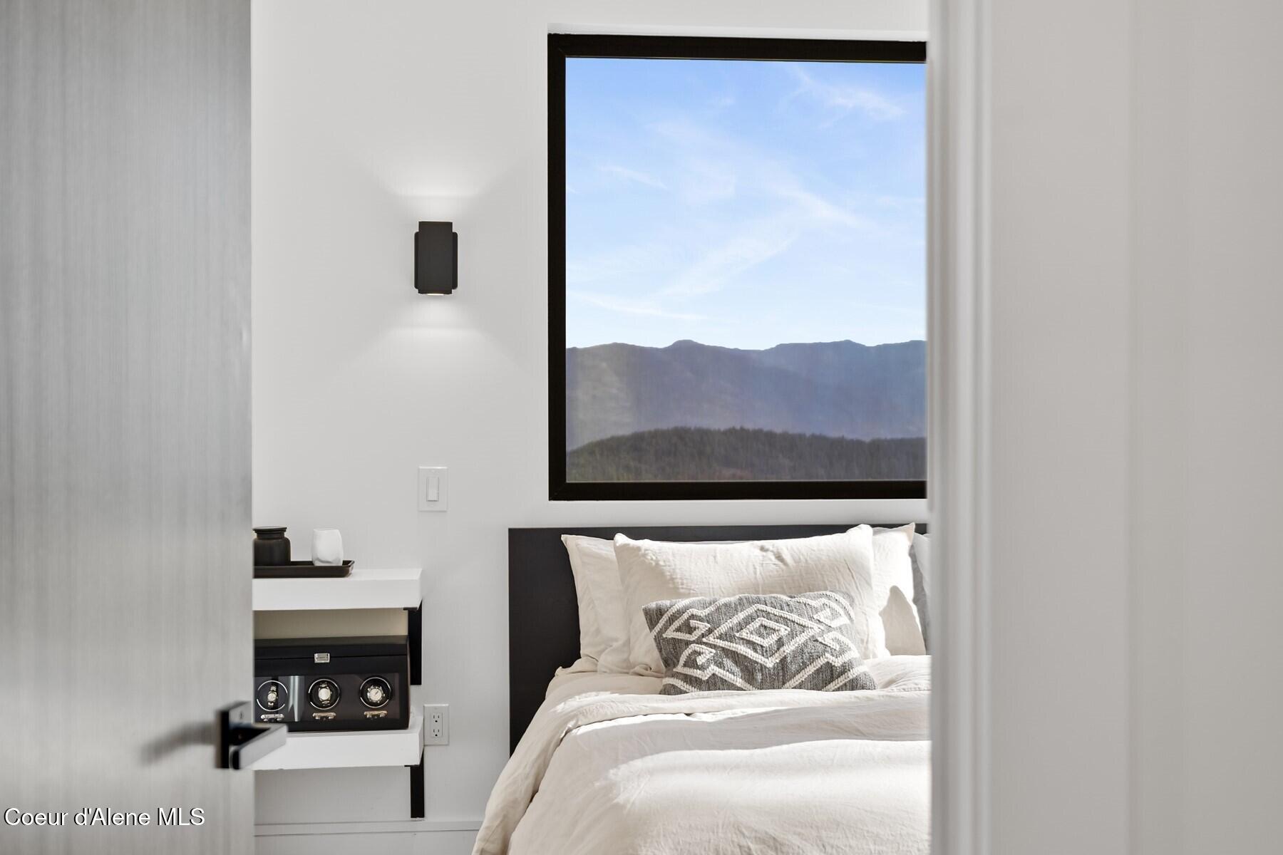 1376 Less Traveled Road Sagle, ID 83860 - Photo 19 of 61 16