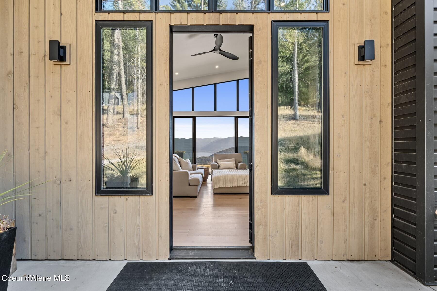 1376 Less Traveled Road Sagle, ID 83860 - Photo 6 of 61 06