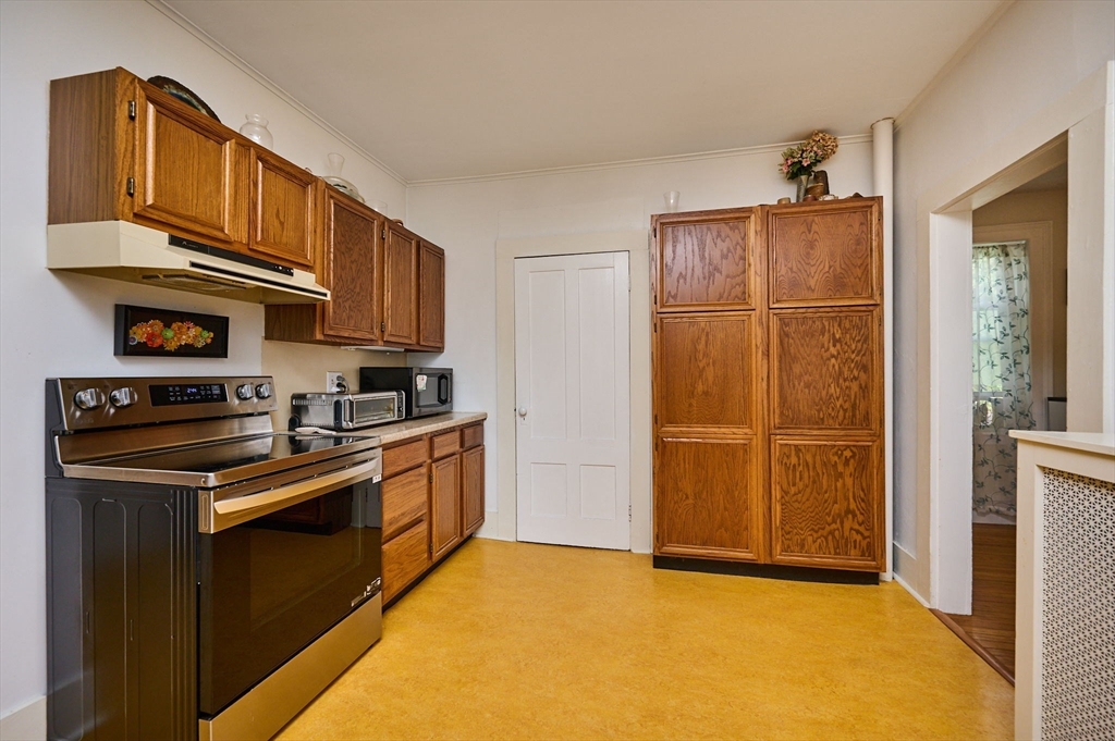 2 Pleasant Street Huntington, MA 01050 - Photo 11 of 36