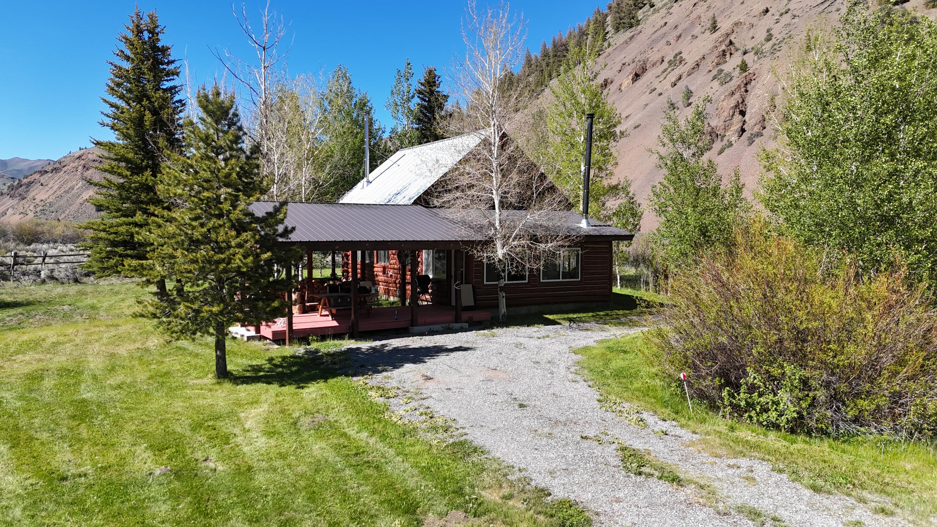 4299 North Fork Road Mackay, ID 83251 - Photo 3 of 27 2026-06-07 16.54.54 (1)