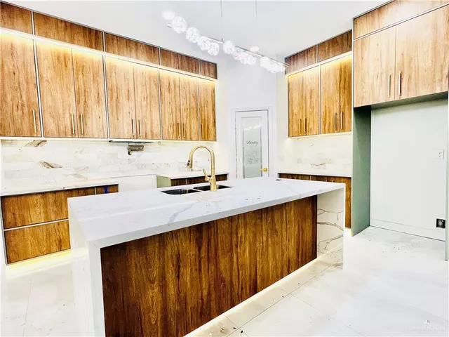 $329,000 | 1906 Hole St Mission, Unit 6, Mission, TX 78572