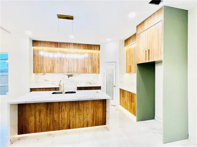 $329,000 | 1906 Hole St Mission, Unit 6, Mission, TX 78572