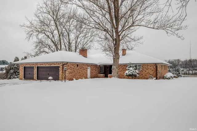 $585,000 | 1116 Erin Court, Middlebury, IN 46540