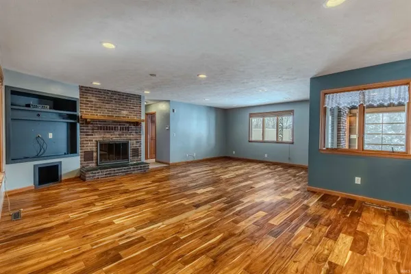 $575,000 | 1116 Erin Court, Middlebury, IN 46540