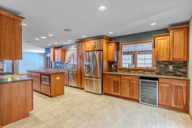 $585,000 | 1116 Erin Court, Middlebury, IN 46540