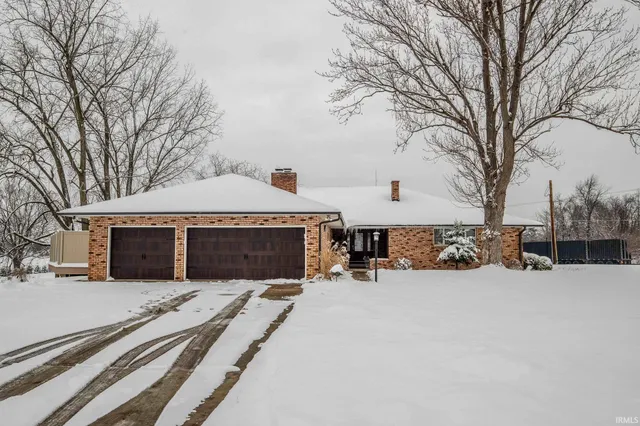 $585,000 | 1116 Erin Court, Middlebury, IN 46540