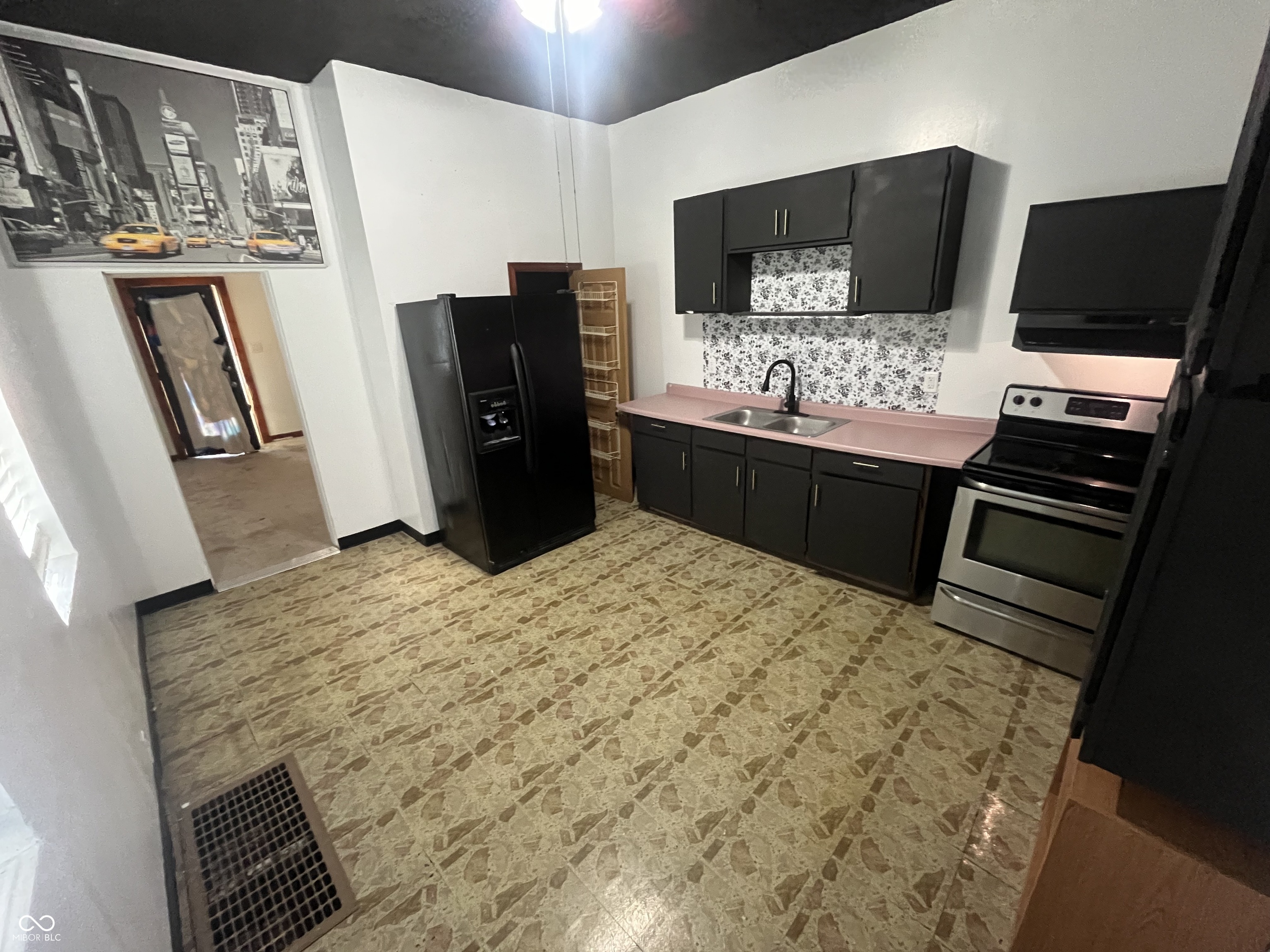 215 Trowbridge Street Indianapolis, IN 46201 - Photo 7 of 12