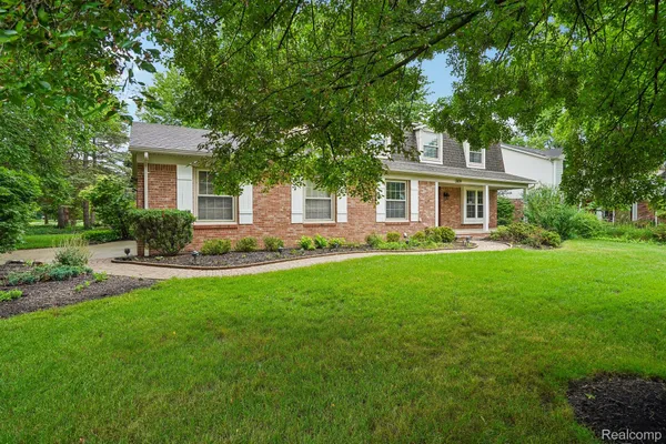 $834,000 | 3874 Burkoff Drive, Troy, MI 48084