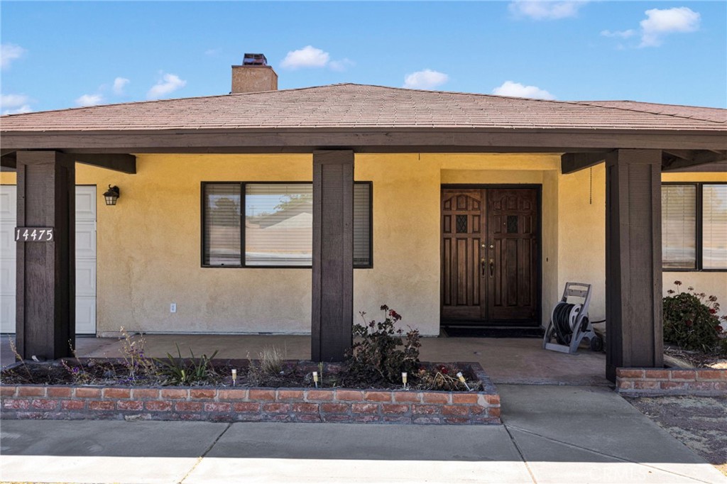 14475 Pioneer Road Apple Valley, CA 92307 - Photo 3 of 32