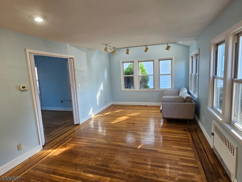 969 Arnet Avenue Union, NJ 07083 - Photo 3 of 25