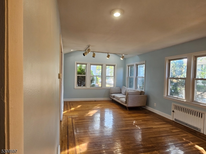 969 Arnet Avenue Union, NJ 07083 - Photo 5 of 25